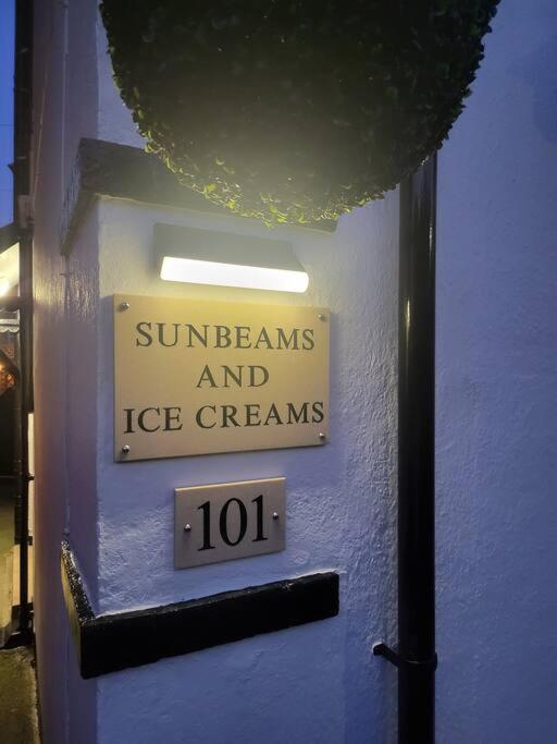 Sunbeams And Ice Creams Villa Scarborough Bagian luar foto